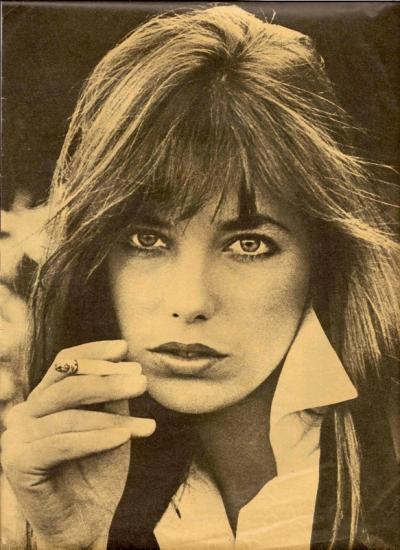 jane birkin presse cigarette-et-costume-inconnu.jpg