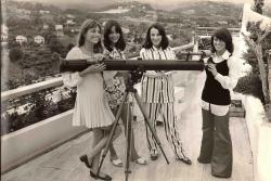 jane-birkin-bernadette-laffont-tournage-trop-jolies-pour-etre-honnetes-photo-daniel-angeli-3.jpg