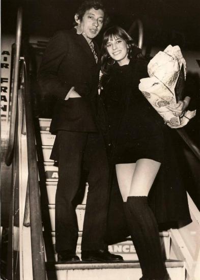 jane-birkin-et-serge-gainsbourg-aeroport-d-orly-vol-en-direction-de-londres-r-cohen-agip-21-decembre-1969.jpg